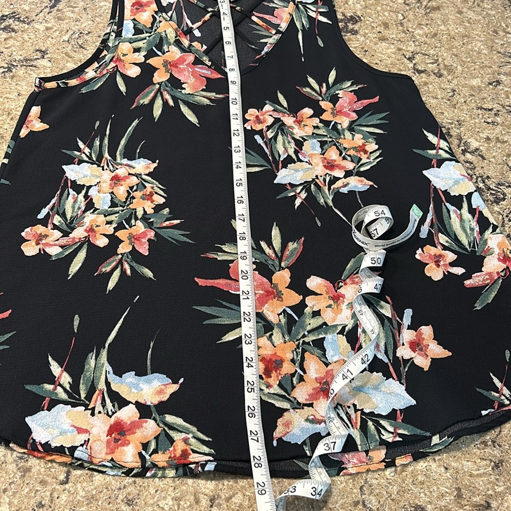Floral Tank - Picture 6 of 6
